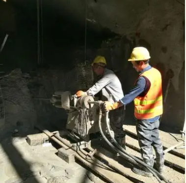 石鼓水下抗分散灌浆料特点 水下不分散注浆料介绍